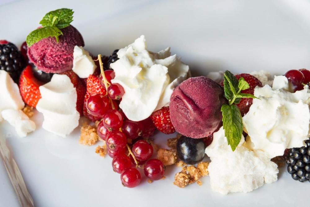 Logis-Hotel-Restaurant La Gentilhommiere Artres Екстер'єр фото