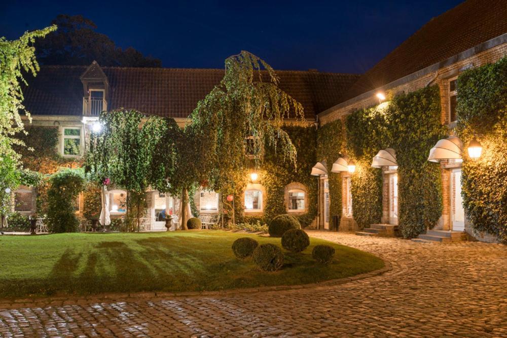Logis-Hotel-Restaurant La Gentilhommiere Artres Екстер'єр фото